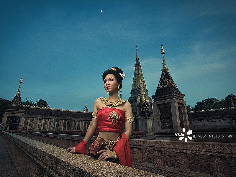 泰国传统男女服饰图片素材