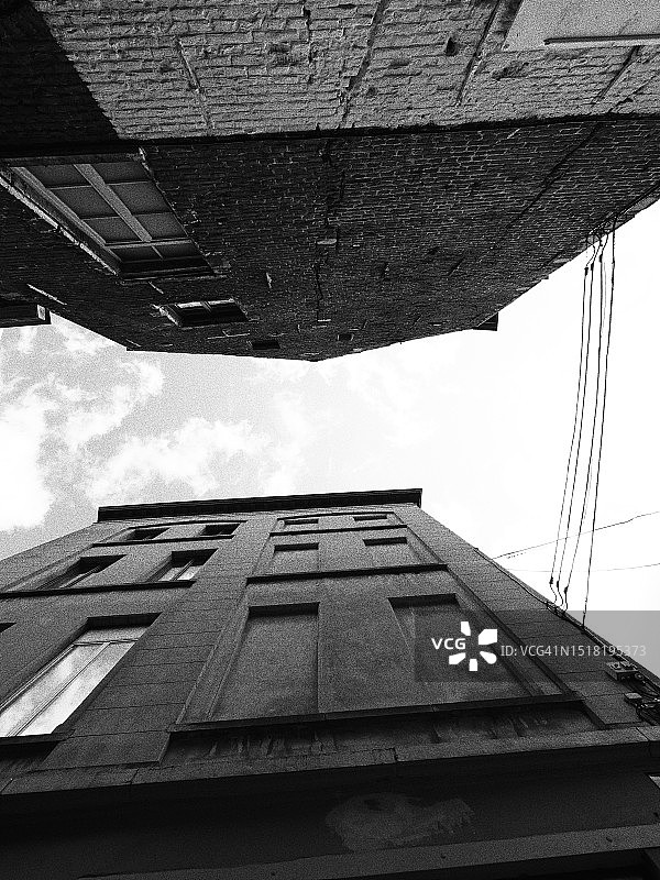 布鲁塞尔老房子山墙与光影图片素材