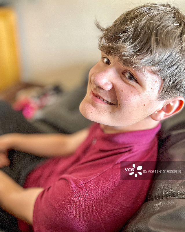 15岁男孩休闲肖像图片素材