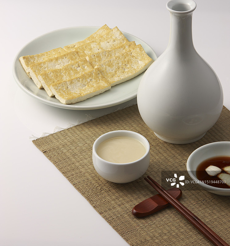 马格利米酒，豆腐煎图片素材