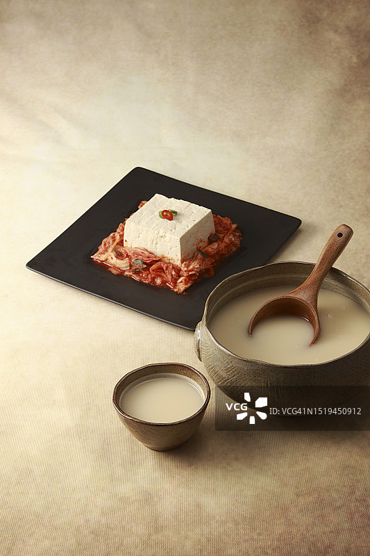 马格利米酒、豆腐泡菜图片素材