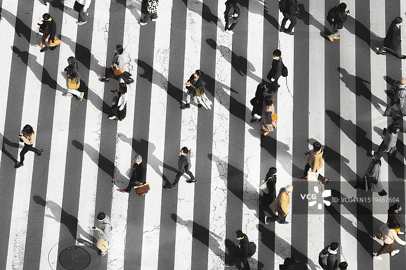东京涩谷十字路口的通勤者图片素材