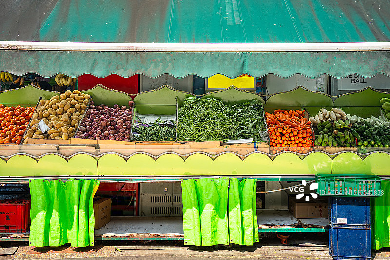 超市展示的新鲜蔬菜图片素材
