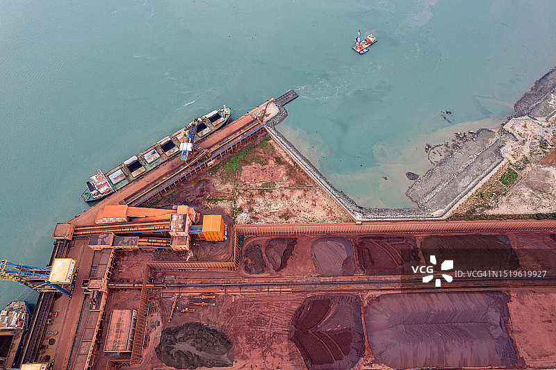 矿物原料港口鸟瞰图片素材