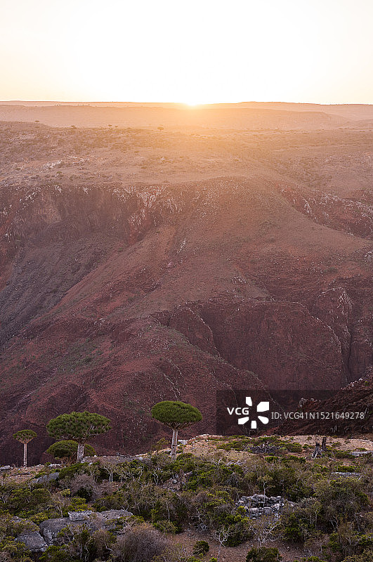 索科特拉岛峡谷日落图片素材