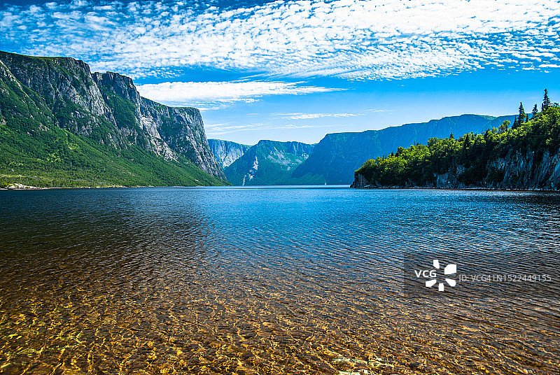 加拿大的纽芬兰和拉布拉多湖泊天空美景图片素材