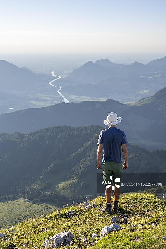 奥地利蒂罗尔谢法尔山顶登山者图片素材