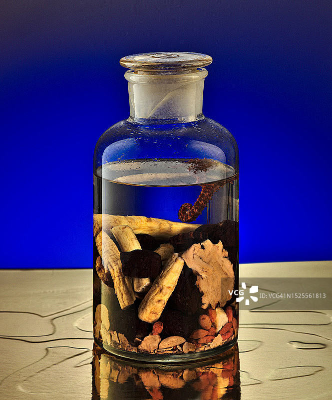 桌上的玻璃罐特写，美国德克萨斯州阿灵顿图片素材