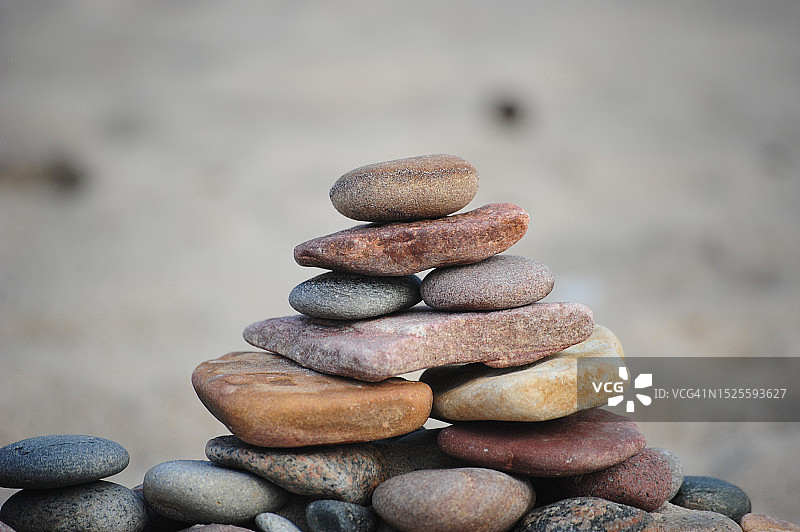 堆叠的鹅卵石特写图片素材