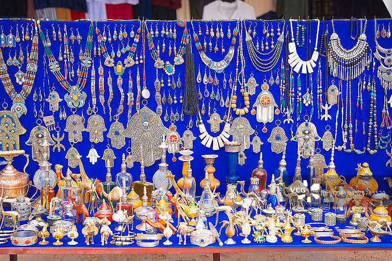 摩洛哥旅游目的地/市场的纪念品、项链、饰品图片素材