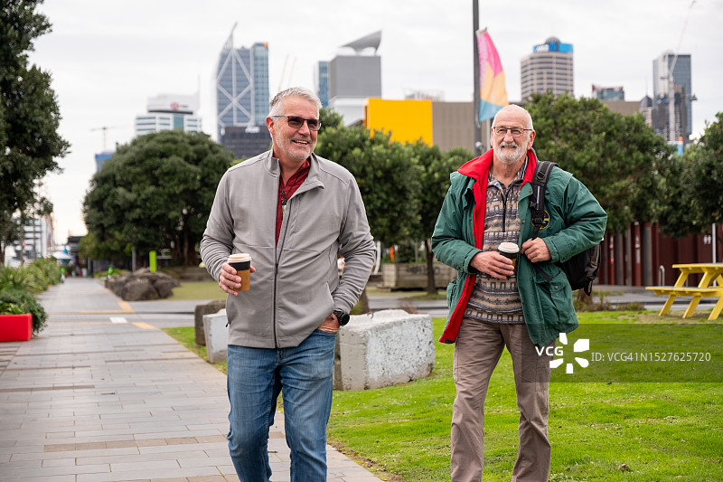 搬到新城市的老物件图片素材