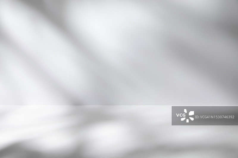 空旷的影棚房间背景与抽象对角线窗户光影。简约3D单色建筑舞台与梦幻柔光。正面视角，留白图片素材