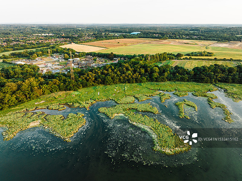 日落下的英国海岸线图片素材
