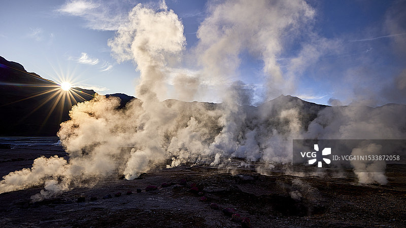 火山喷发烟雾全景图片素材