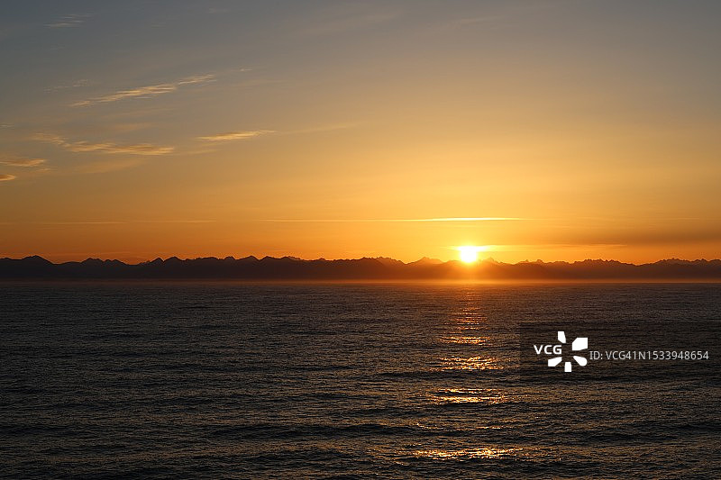 美国阿拉斯加州日落时分的海景图片素材