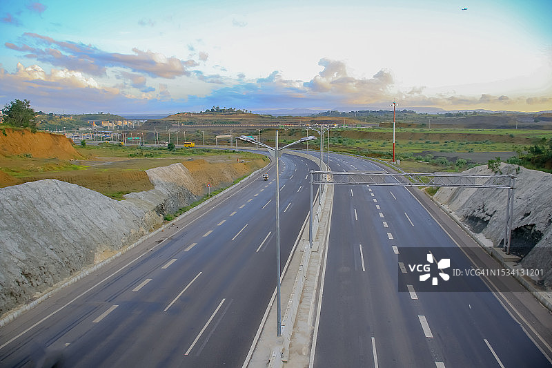 天空下的高速公路图片素材