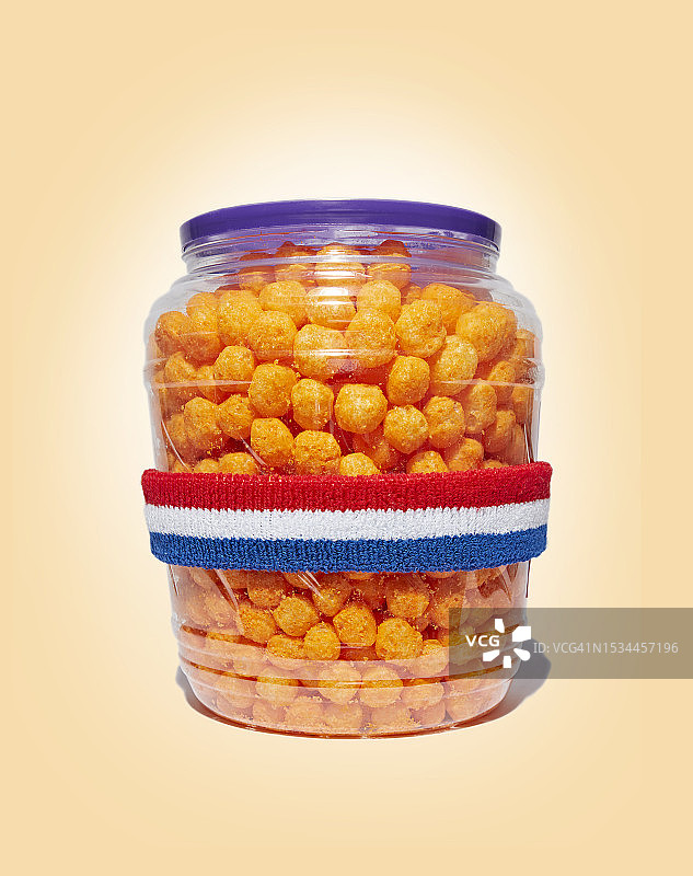 戴着运动发带的奶酪泡芙图片素材