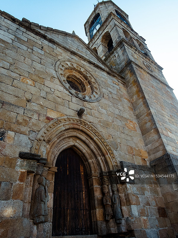 西班牙萨莫拉普夫拉德萨纳夫里亚的圣玛丽亚德尔阿索格教堂图片素材