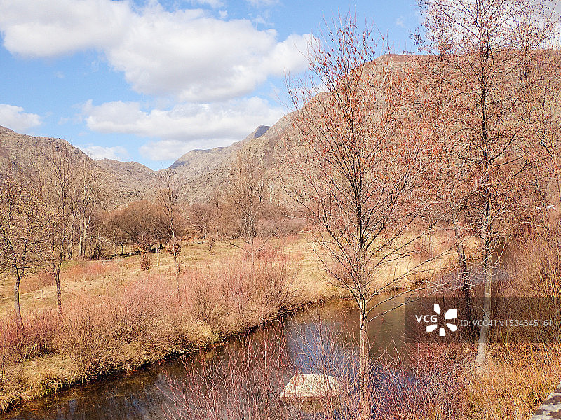西班牙萨莫拉省里瓦德拉戈的圣abria湖风光图片素材