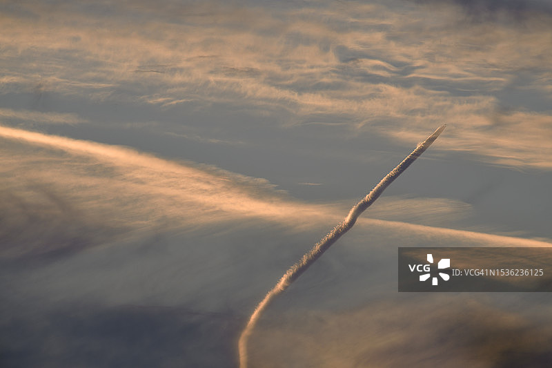 我，只是一个火箭人图片素材