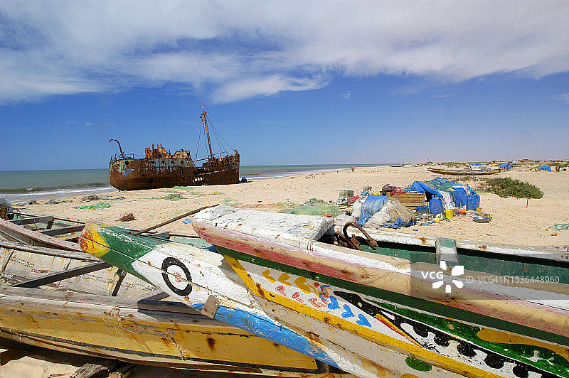 毛里塔尼亚努瓦克肖特和塔法里特角之间的海滩沉船事件图片素材
