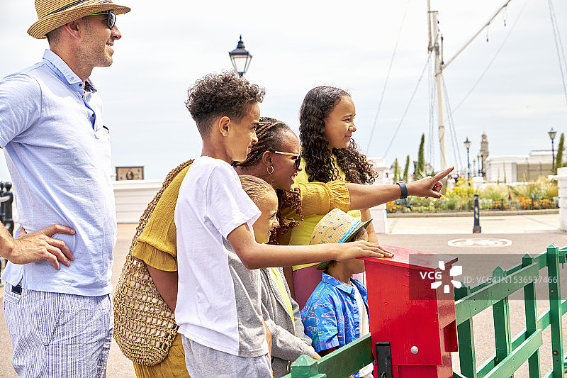 在英国的家庭度假图片素材