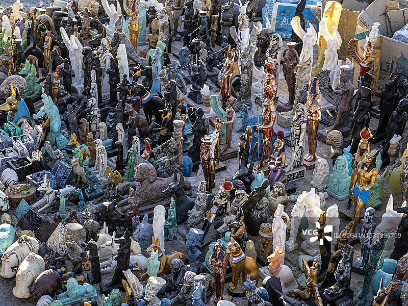 埃及神灵和女神的纪念品雕像图片素材