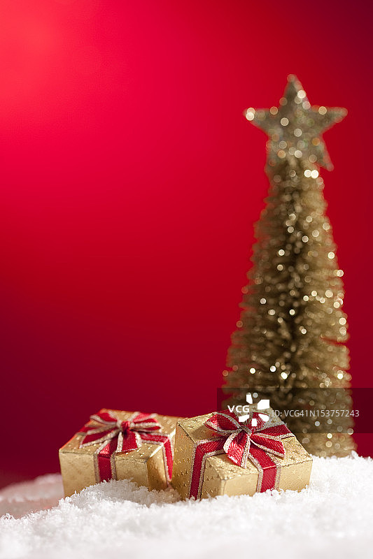 圣诞树和礼物图片素材