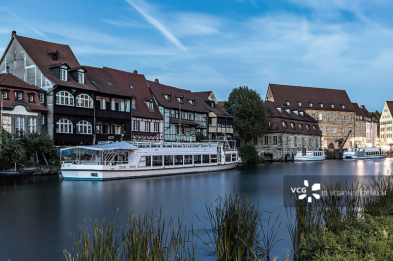 旅游目的地：带游船的班贝格老城（德国巴伐利亚州）图片素材