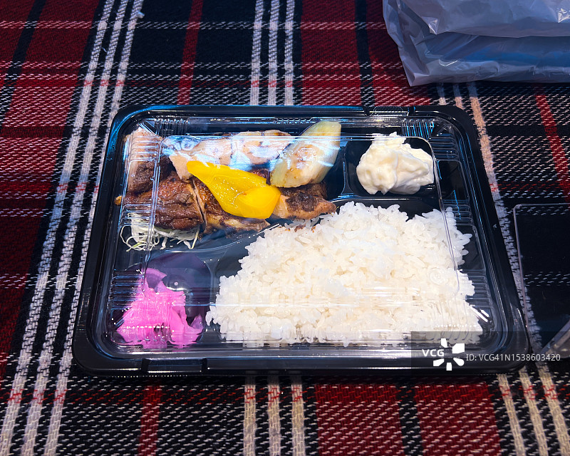 为午餐准备的卡津鸡肉便当图片素材