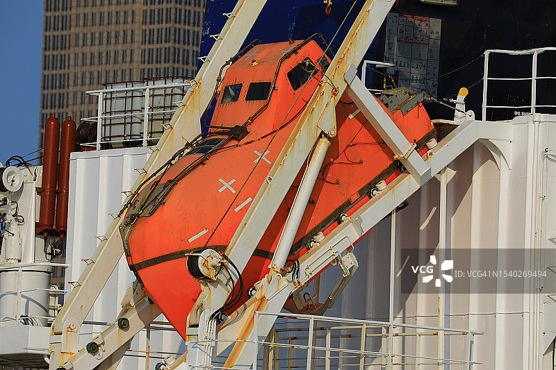 自由降落救生艇-TEMPSC（全封闭机动推进救生艇）图片素材