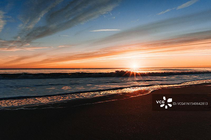 日落时分美国特拉华州里霍博斯海滩的迷人景色图片素材