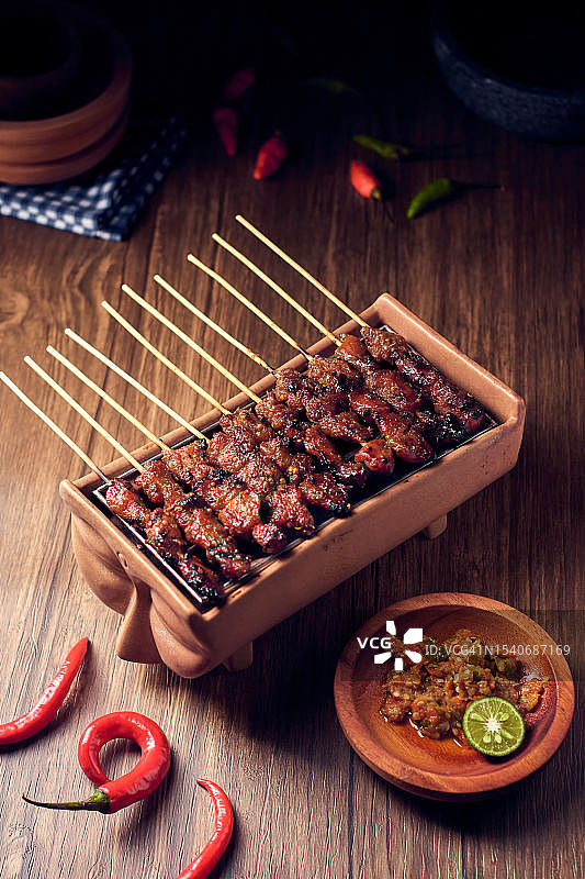 餐桌上食物的高角度视角图片素材