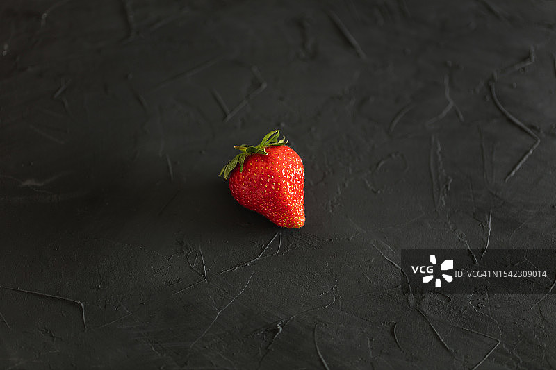 演播室，草莓，砧板图片素材