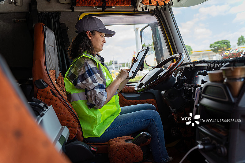 女卡车司机图片素材