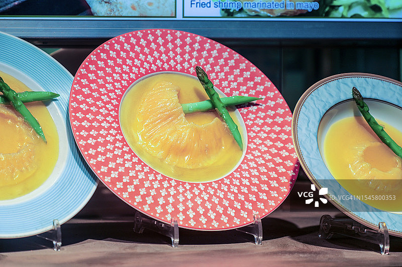 横滨中华街橱窗鱼翅食品模型图片素材