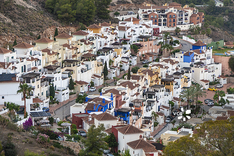 格拉纳达阿尔穆涅卡“Cerro Gordo”附近的城市化图片素材