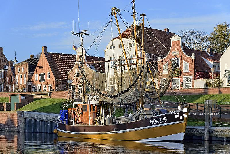 格雷茨希尔港口的捕蟹船（德国下萨克森州，北海）图片素材