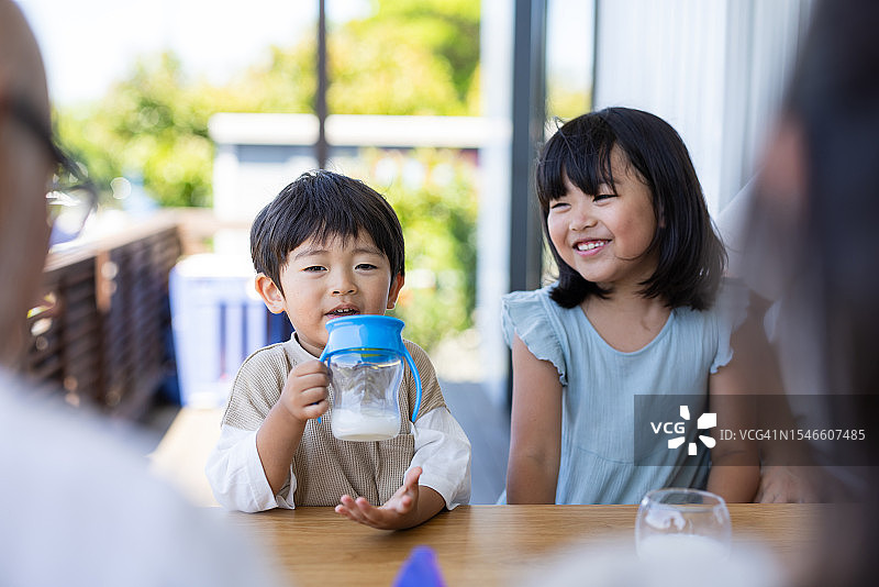 三代同堂的家庭图片素材