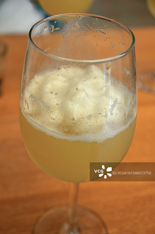 百香果味康普茶酒杯图片素材