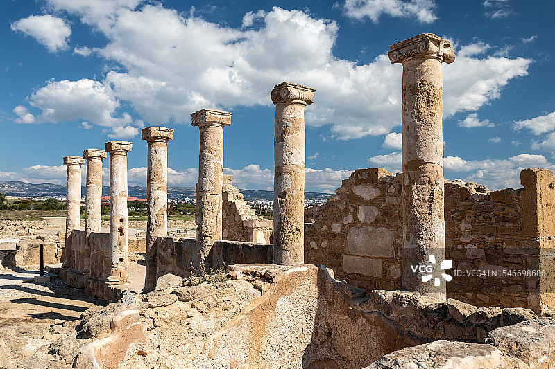 卡托帕福斯考古公园：希腊化房屋遗址和风化柱图片素材