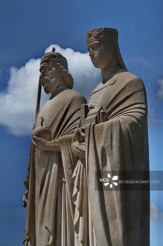 匈牙利维斯普雷姆的斯蒂芬一世国王和吉赛拉王后雕像图片素材