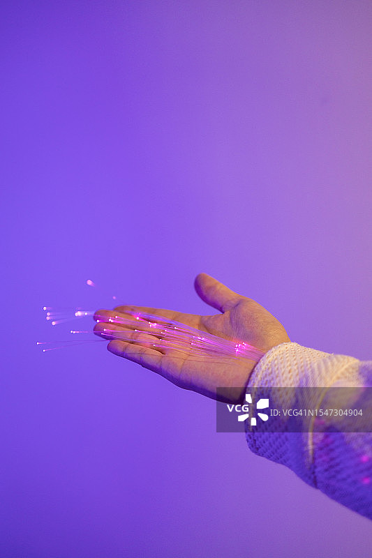 手持光纤的特写图片素材