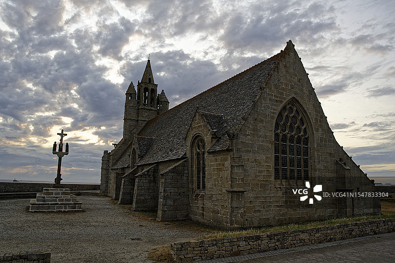 傍晚的圣格诺莱教堂图片素材
