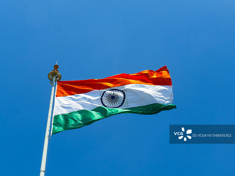 迎风飘扬的印度国旗图片素材
