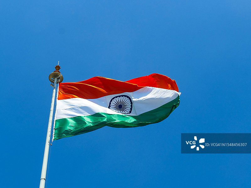 迎风飘扬的印度国旗图片素材