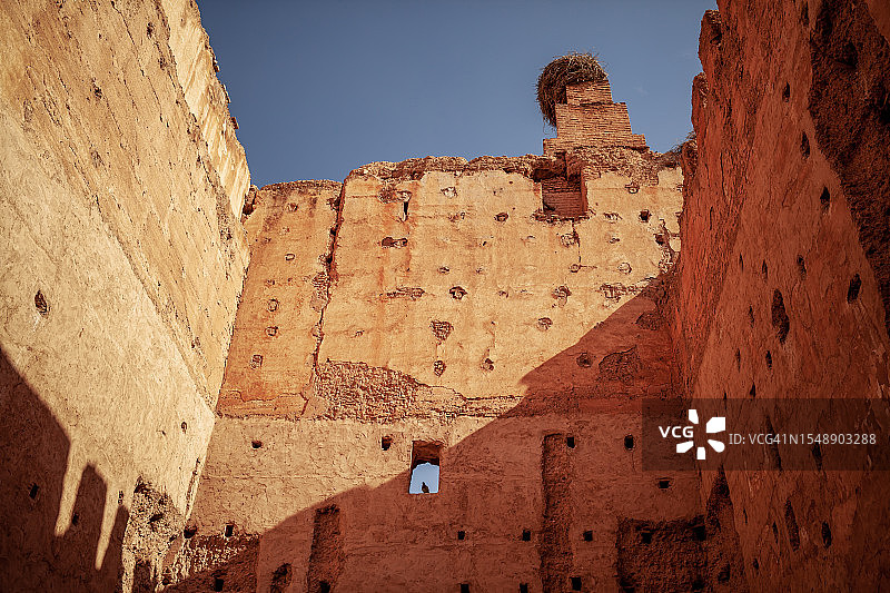 时间的回声：马拉喀什麦地那El Badi宫的壮丽遗址图片素材