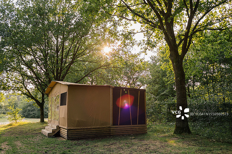 豪华露营帐篷图片素材