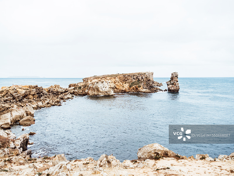 帕波阿岛岩石和北大西洋的美丽大气景观图片素材