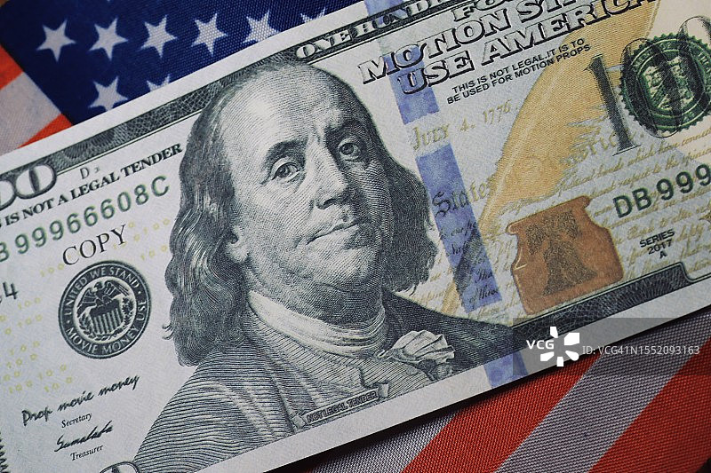 美国国旗上的本·富兰克林画像图片素材